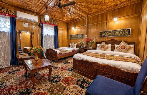 Brein Hotel | The Heritage Group of Houseboats