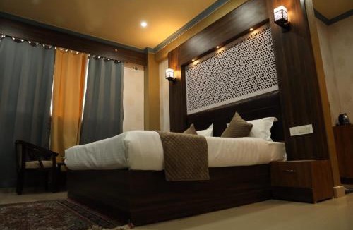 Nishat-Shalimar Hotel | THE JAMAWAR