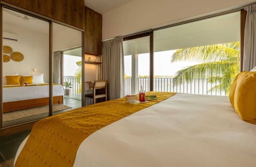Vypin Bed & Breakfast | The Marakassery Anchorage A Luxury Villa with a pool in Vypin, Kochi