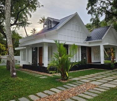 Aryad South Villa | The Outhouse Villa Private Pool Alleppey