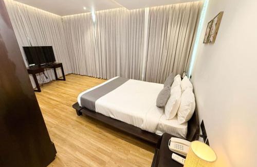 Kalamassery Hotel | The Residence by Chakolas Pavilion