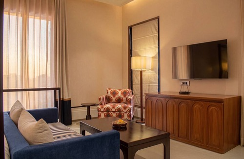 Shavri Colony Hotel | The Sierra - By The Lake