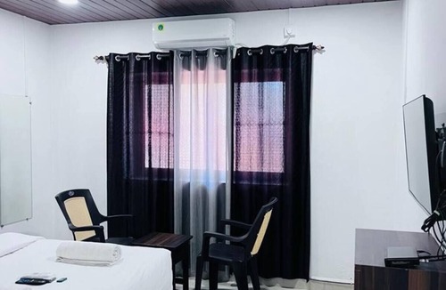 Calangute Hotel | The Sunshine Deluxe - AC - Wi-Fi - Cozy