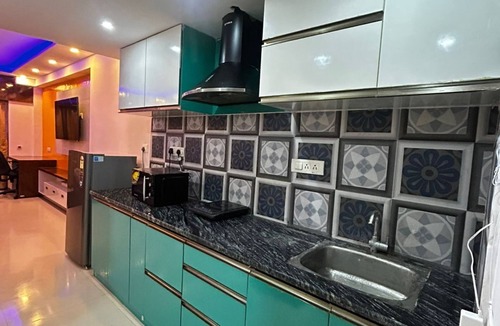 New Town Apartment | The Urban Sanctuary: Industrial-Chic Studio with Private Balcony & City Views