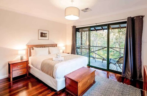 Yallingup House | Three Bears—Secluded Forest Retreat near Wineries