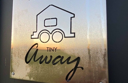 Lake Charm House | Tiny Charm by Tiny Away