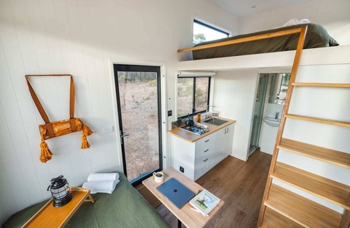 Woodvale Cabin | Tiny Eli Summary: Dri