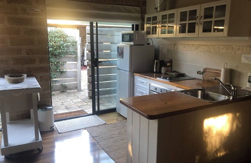 Shadforth Cottage | Tranquil View cottage, self contained,beautifully finished, delightful, relaxing