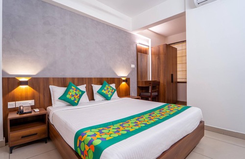 Kochi House | Treebo Petals Suites Marine Drive