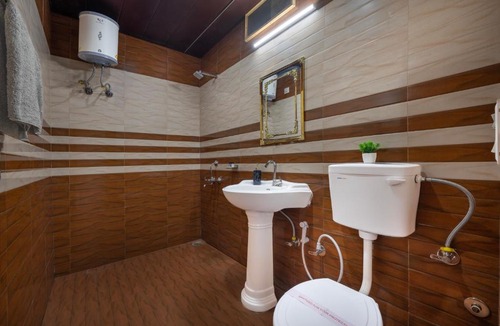 Kumarhatti Hotel | TreeHouse Kasauli Operated By Splendid Hotels I Vacations I Family Groups & Events I Forest Treks I Memories I