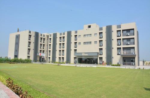 Viramgam Hotel | TreeHouse Morina, Vithalapur