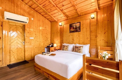 Bail Parao Hotel | Treetop by Eight Continents Jim Corbett
