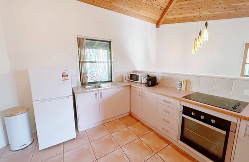 Cornubia House | Tropical escape in central location/Entire house