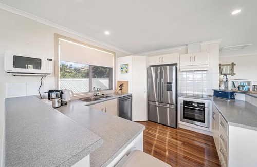 Fleurieu Peninsula House | True South | Stylish Home with Ocean Views