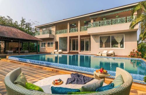Alibaug Villa | Umber Villa by StayVista - 5BHK Luxurious Villa with a Pvt Pool & Lawn