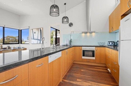Lorne House | Vacation Mode