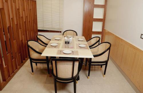 Sarahan House | Vardhn Villa