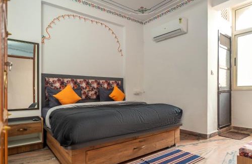 Lake Swaroop Sagar House | Vaudev Kripa Homestay - 50 Meter From Lake Pichola
