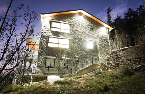 Theog Villa | Villa in Shimla near Jakhu Temple