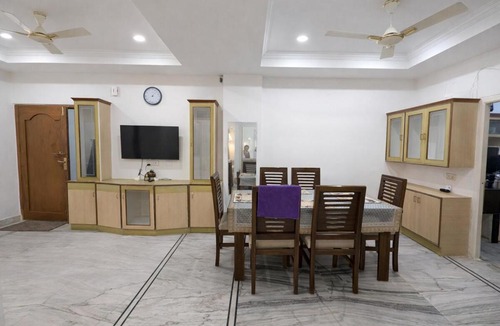 HITEC City Apartment | Vintage 3BHK Near Capital Park & Rameswaram-Cafe 101