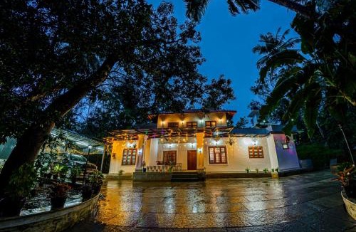 Thalassery House | vintage inn