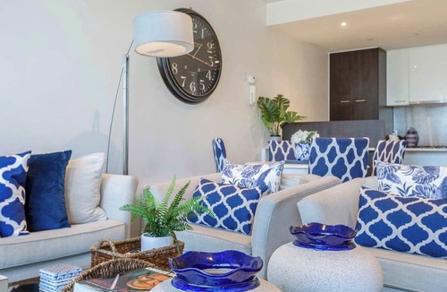 Docklands Condo | Waterfront condo with marina views near promenade