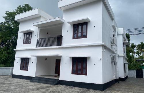 Vayittiri Villa | Wayanad Mona Villa