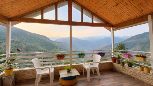 Rampur House | White Clover Retreat