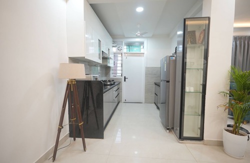 Taj Ganj Apartment | White House 3BR Near Taj Mahal by Homeyhuts