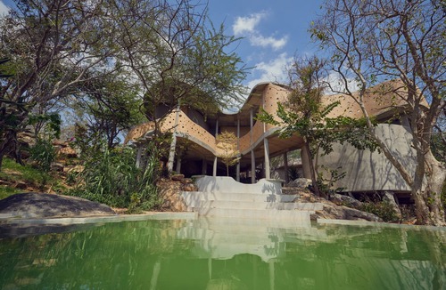 Hosur Villa | Winterfell by Sanctity Ferme Stays