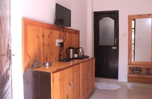 Kasol Hotel | Woodward 2 by 4 Wildflower