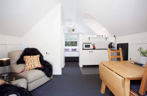 Woolwich Apartment | Woolwich Studio Bliss, Private Oasis by the Water