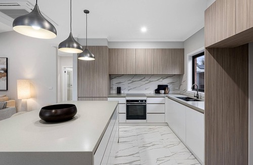 Albury House | Wyse Executive Townhouse - Stylish three bedroom modern townhouse in central Albury