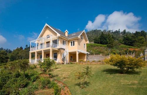 Coonoor Villa | Yellow Tulip Hill Side Luxury Villa by LexStays