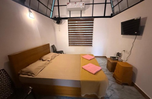 Irinjalakuda Villa | Zerahs Villa - Single Room with Extra upstair Bedspace