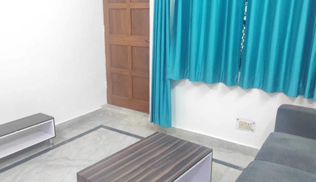 1BHK Homely Apartment – 5 min to Metro , Kitchen & Free Wi-Fi