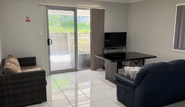 4 bedrooms with queen sized-bed each room. in Riverview