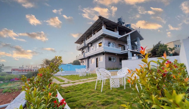 8 BHK VILLA Momentous Villa