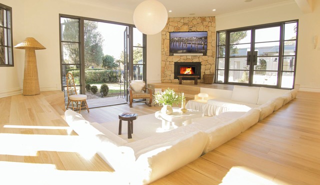 A highlands luxury escape nestled in the rolling hills of Robertsonn in Robertson