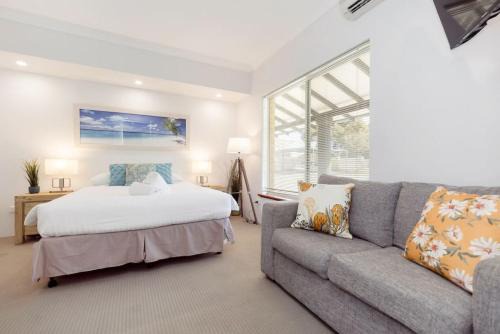 A2 Spacious Apartment with WiFi Kitchenette in Perth