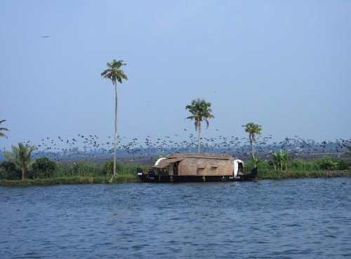 Abad Premium House Boat