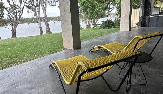 Absolute Waterfront Bundalong Modern stylish home right on the water in Bundalong