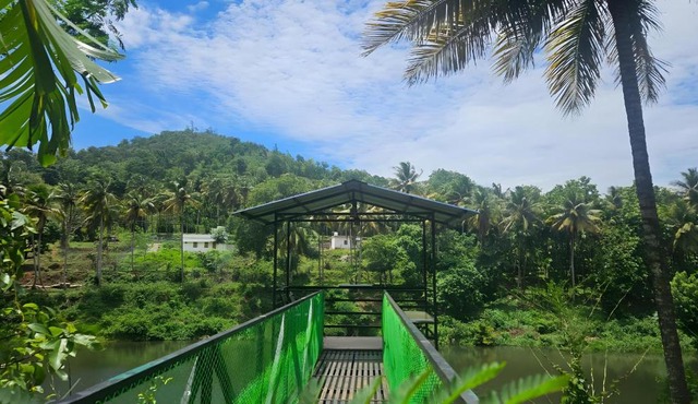 Adan Paradise Riverview Homestay