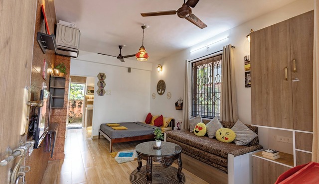 Adorable Studio Apartment With Swimming Pool & AC In Central Benaulim