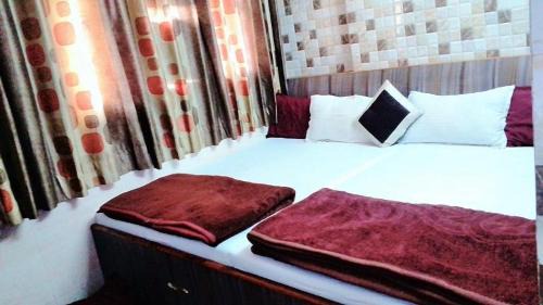 Ajanta Hotel 100 Mtrs Railway Station & 400 Mtrs Dargah in Ajmer
