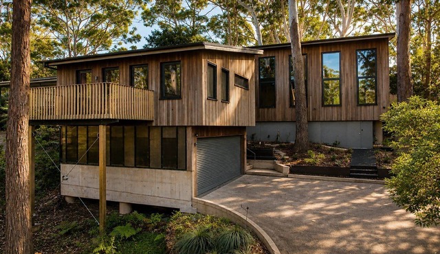 Architect design home, walk to Macmasters Beach in MACMASTERS BEACH