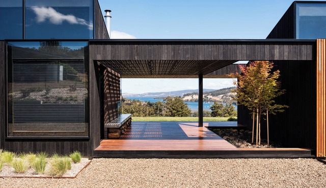 Architecturally designed home overlooking Port Cygnet and the countryside. in Cygnet