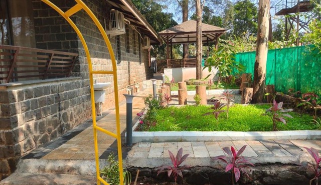 Arka Homes Bhor Serene Nature 2BHK Villa with Bonfire, BBQ, lawn, shared pool and Kayaking