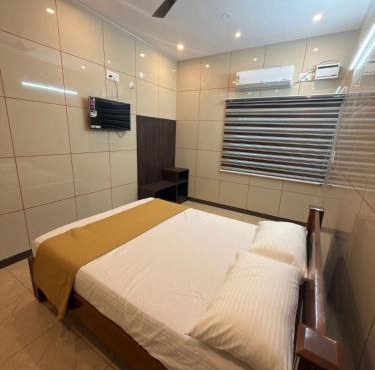 ARS INN AND MINI HALL Vellore