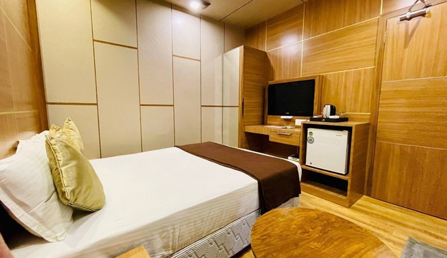 B8 HOTEL in Chennai